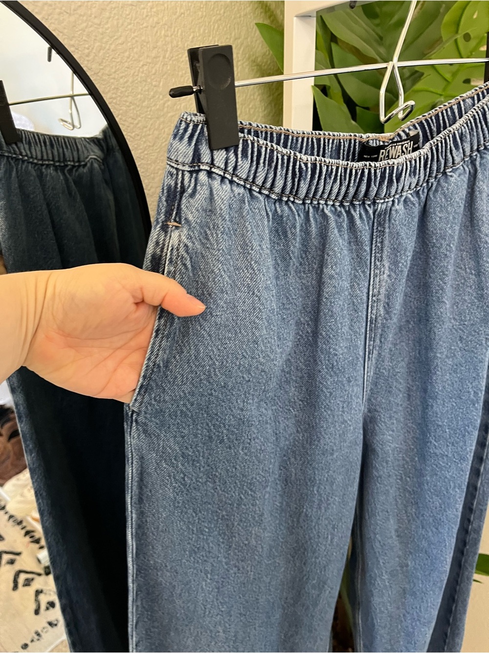 Wide Leg Pull-On Denim Pants Size Small | Minimal Cool Girl Relaxed Jeans - Picture 6 of 8